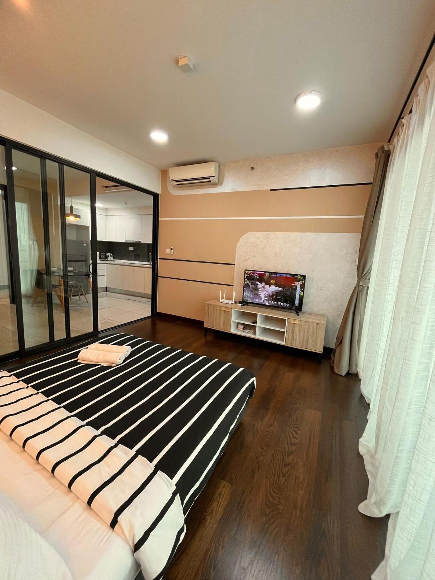Almas Puteri Harbour Nusajaya Suite Room Exclusive Room 5 Min To Legoaland By Homespace Экстерьер фото